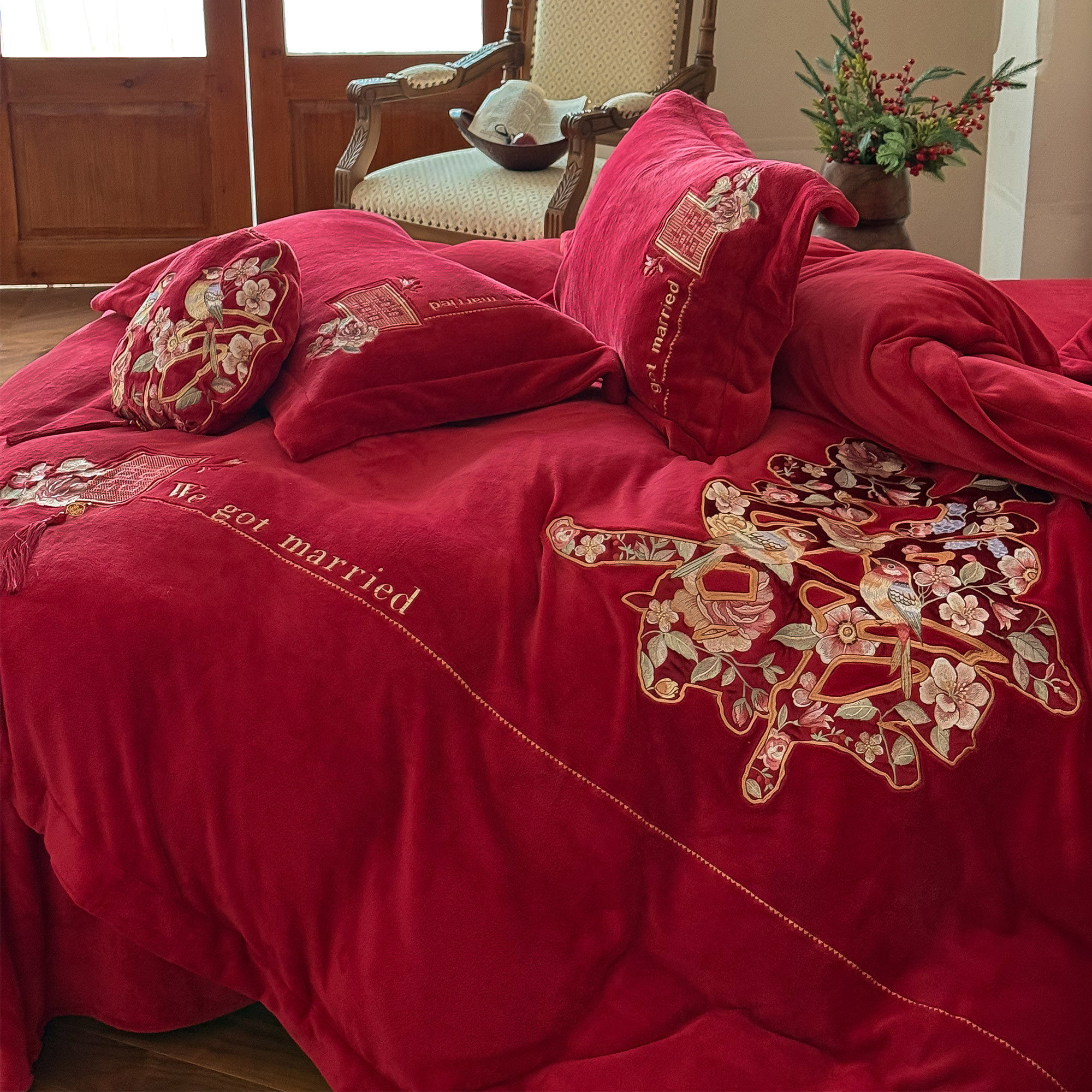 冬天牛奶绒婚庆四件套大喜字喜鹊绣花红色法兰绒结婚被套床单床笠,淘宝优惠券,粉丝福利购,淘宝优惠卷