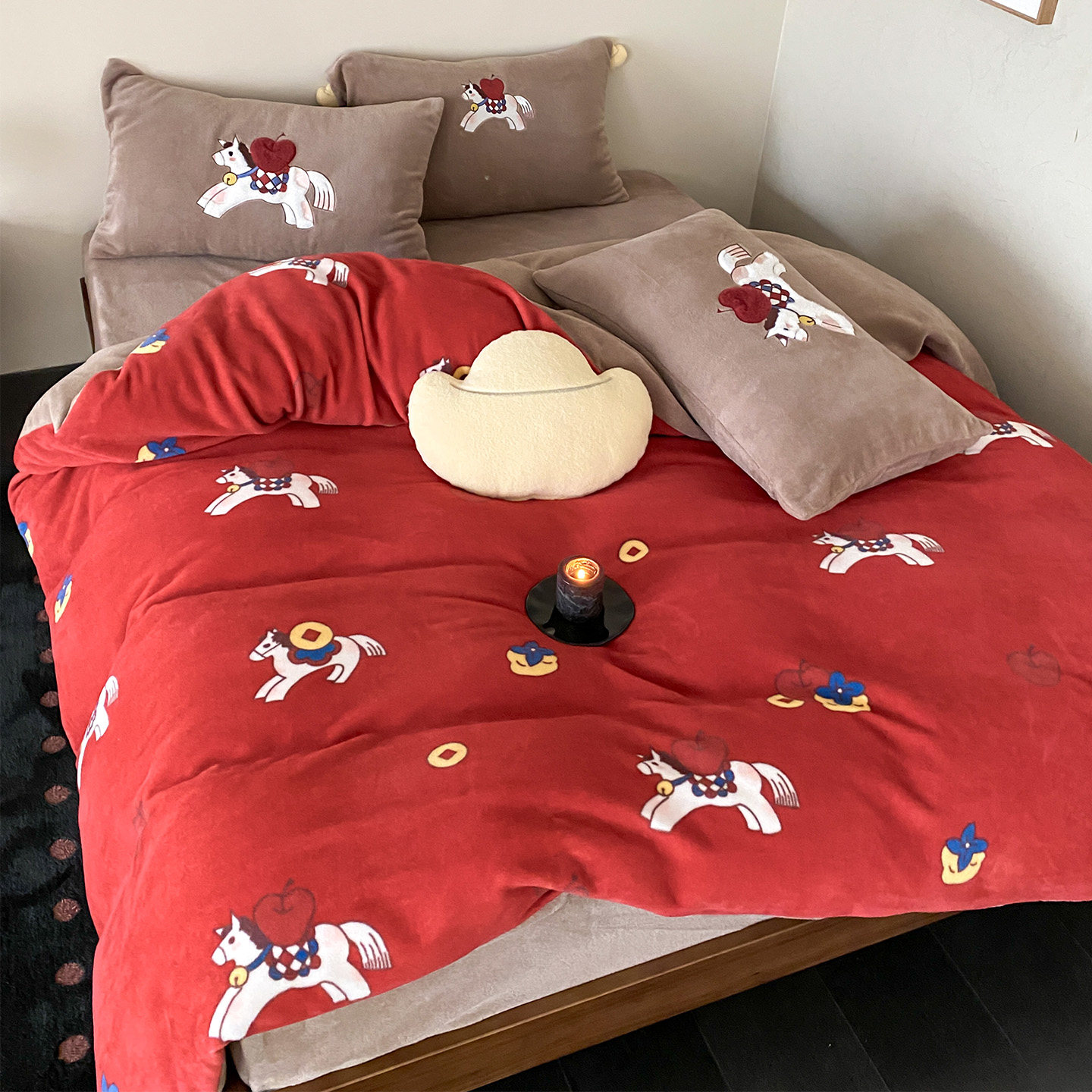 LANSWAY送抱枕发财小马牛奶绒四件套冬保暖印花红色结婚被套床单,淘宝优惠券,粉丝福利购,淘宝优惠卷
