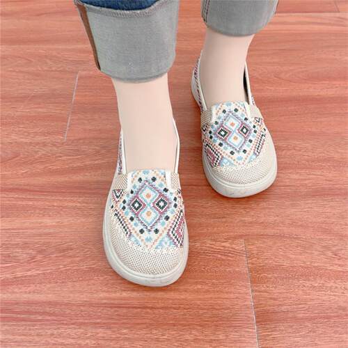 2025春季新款老北京布鞋女鞋文艺范棉麻透气妈妈鞋渔夫鞋软底防滑 - 图1