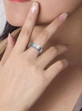 极简风新款8mm哑光可旋转钛钢戒指欧美男士户外减压高级感饰品