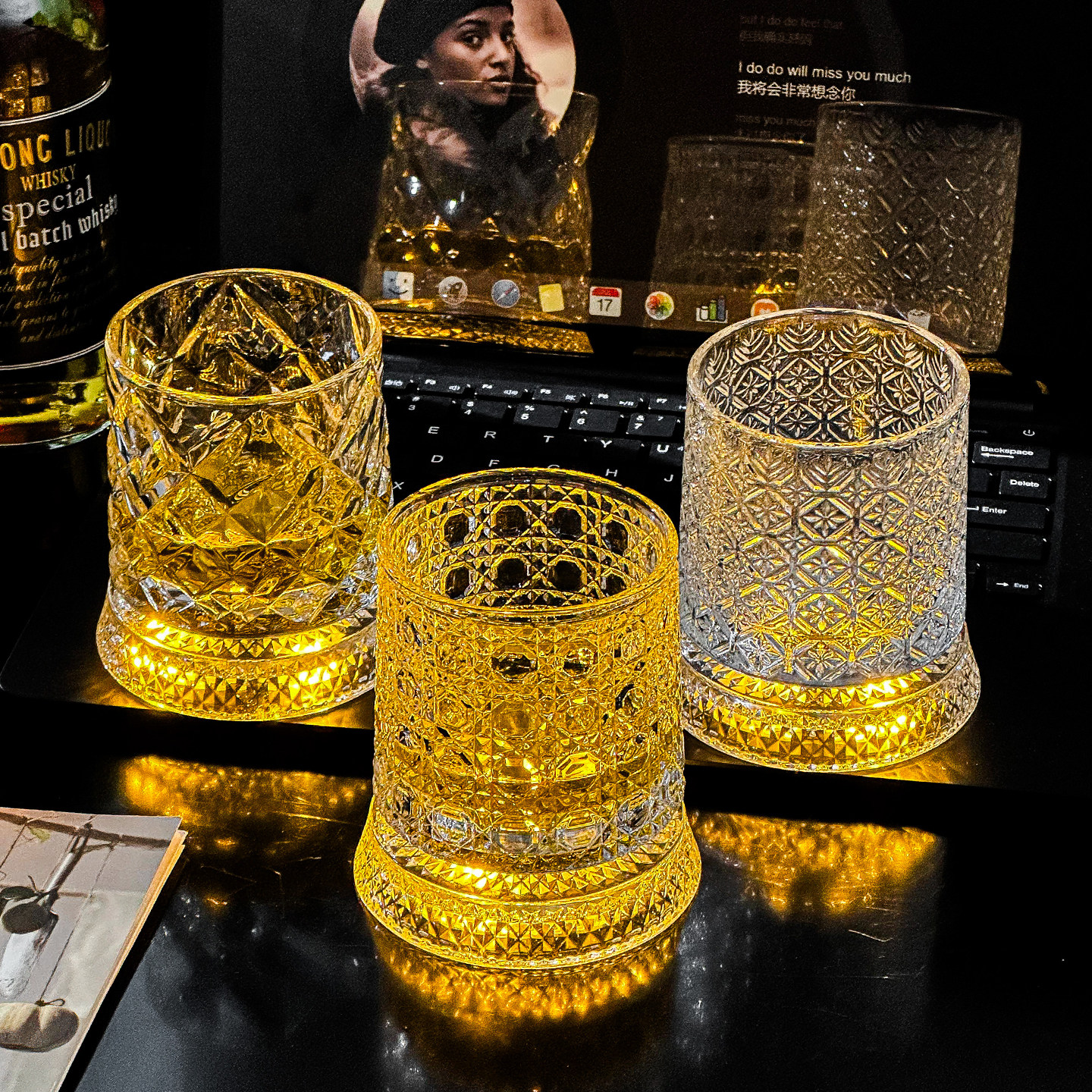 【送发光杯垫】麦卡伦同款旋转威士忌酒杯洋酒杯解压不倒翁转转杯,淘宝优惠券,粉丝福利购,淘宝优惠卷