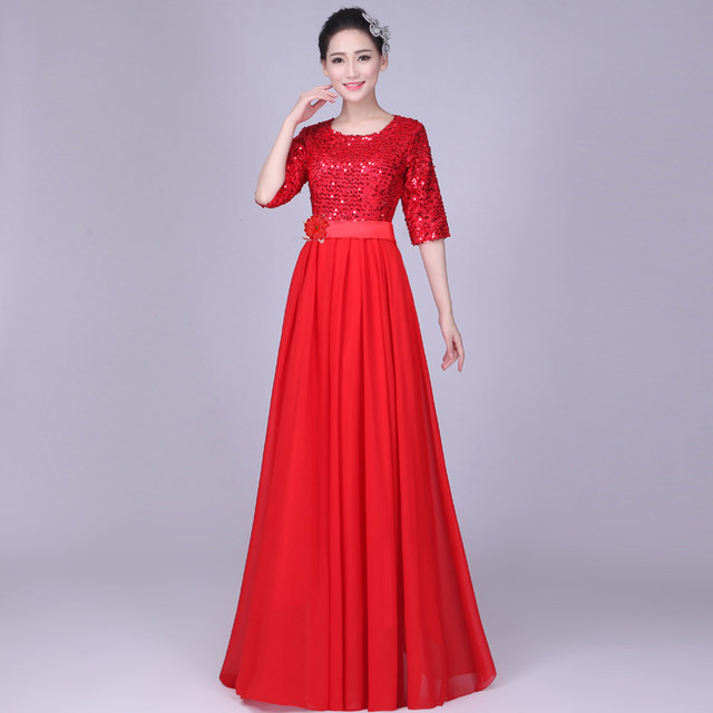 Sequined costumes for middle-aged and elderly poetry recitation groups