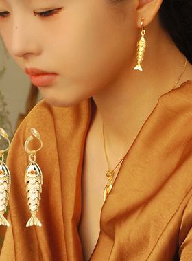 W的手创灵动鱼骨蚊香盘耳夹项链