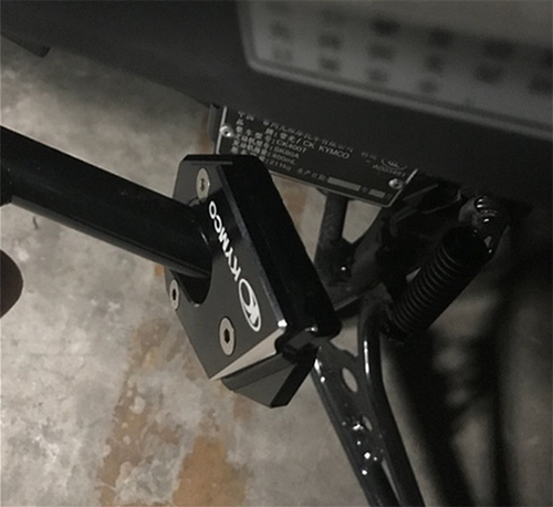 适用光阳赛艇250 Xciting300/400 CT250 s350 改装侧脚撑加大垫座 - 图0