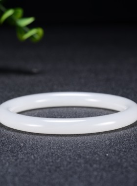 新疆女款正品羊脂旺夫和田玉手镯