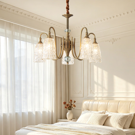 Muting all-copper French living room chandelier is light, luxurious and high-end