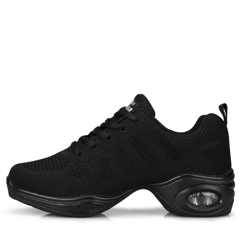 优美妮2018夏季新款广场舞鞋软底成人网面透