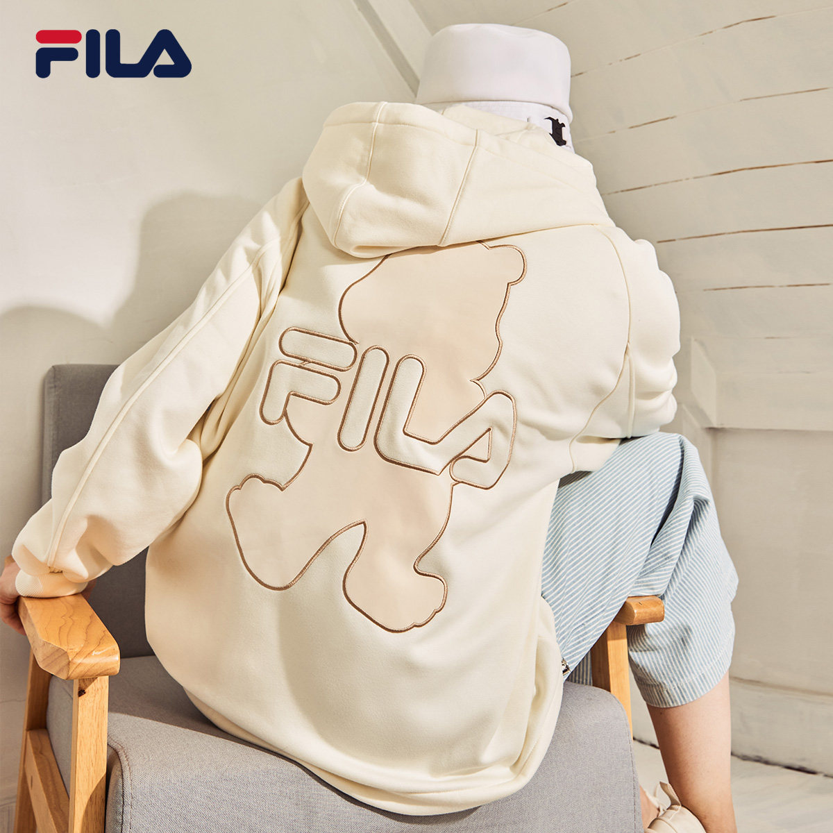 FILA斐乐女士外套2025秋季新款官方小熊宽松加绒连帽休闲针织上衣