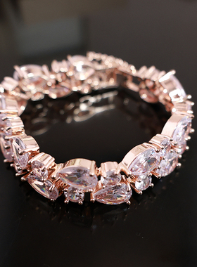 2025新款轻奢小众设计感彩锆手镯