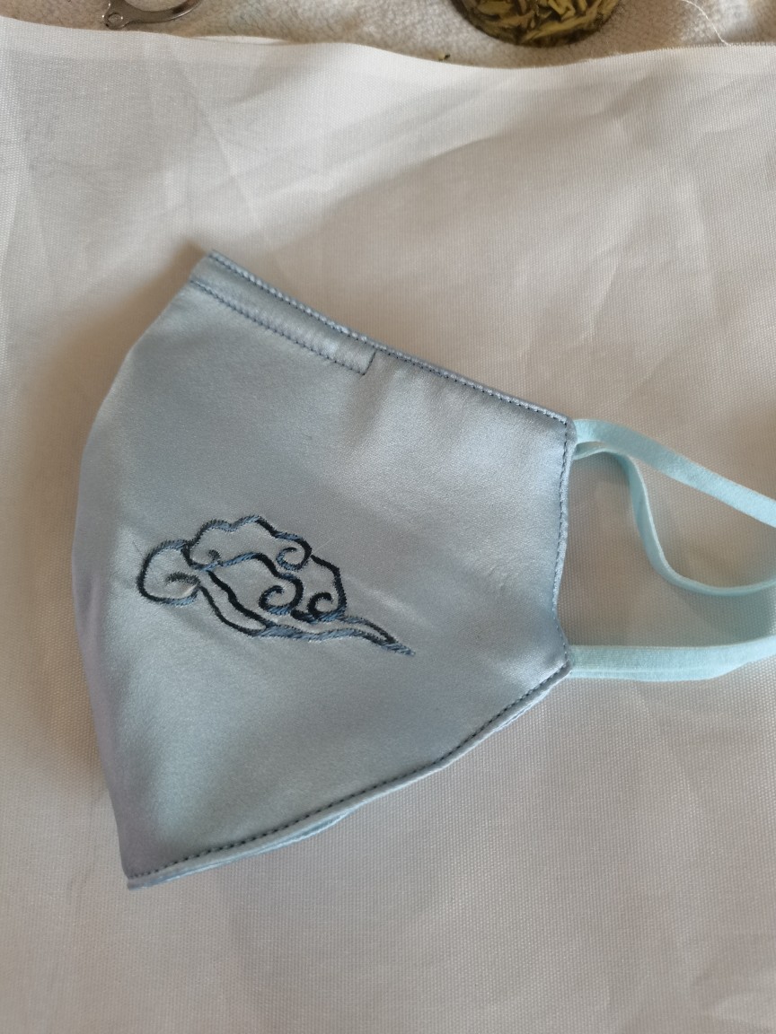 苏绣真丝手工绣花面罩双层桑蚕丝透气防紫外线可水洗薄款防晒口罩 - 图1