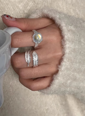 饰尚e族甜美羽毛叠戴戒指女精致轻奢通透几何开口指环小众设计感