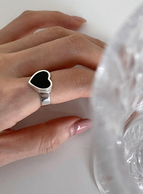 饰尚e族简约黑色桃心戒指女时尚个性百搭气质心形开口戒指