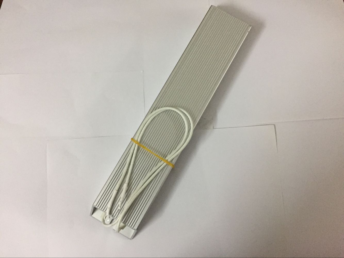 铝壳刹车制动电阻RXLG100W50RJ/20R/30R/40R/75R/100R/150R/200R - 图2