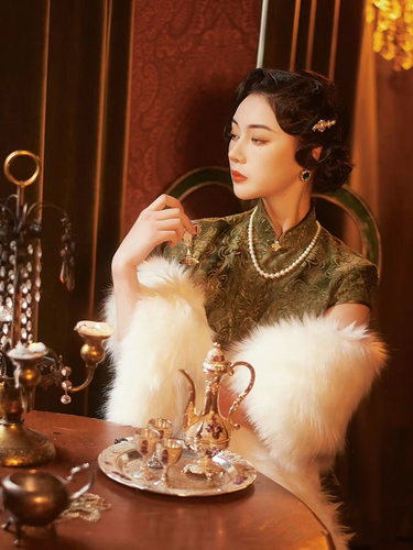 新娘婚纱礼服旗袍毛披肩外搭保暖加厚秋冬季大码汉服结婚外套斗篷 - 图0