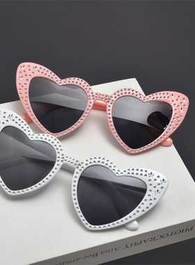 防紫外线爱心复古男女镶钻太阳镜