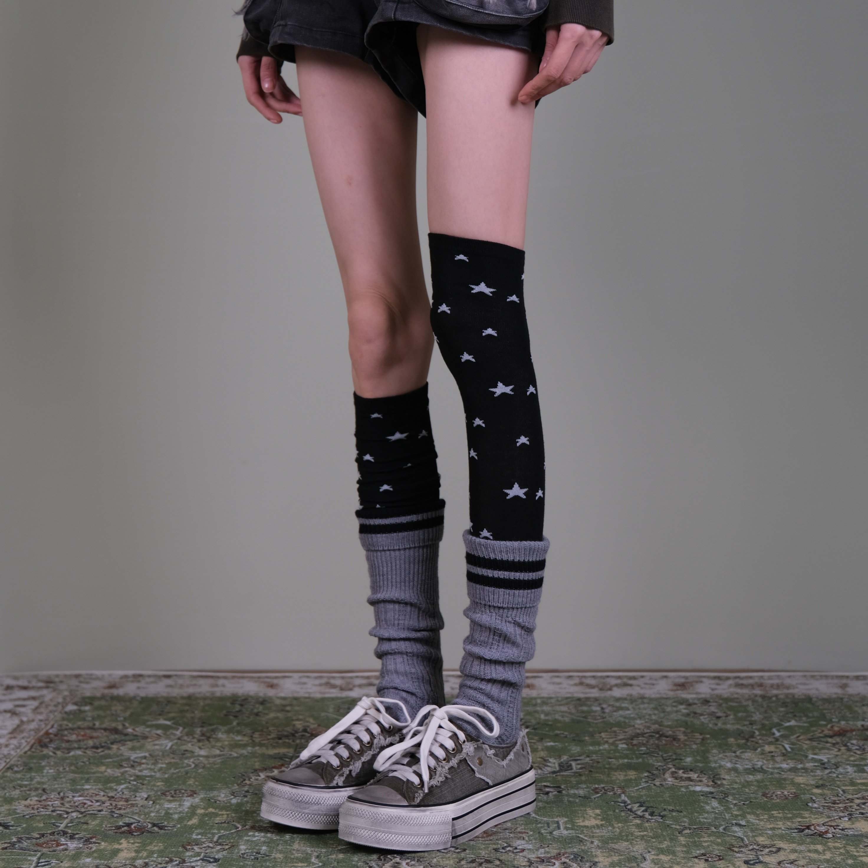 西岭【黑底银星过膝袜女 街头叠穿潮酷风 搭灰条堆堆袜小腿,淘宝优惠券,粉丝福利购,淘宝优惠卷