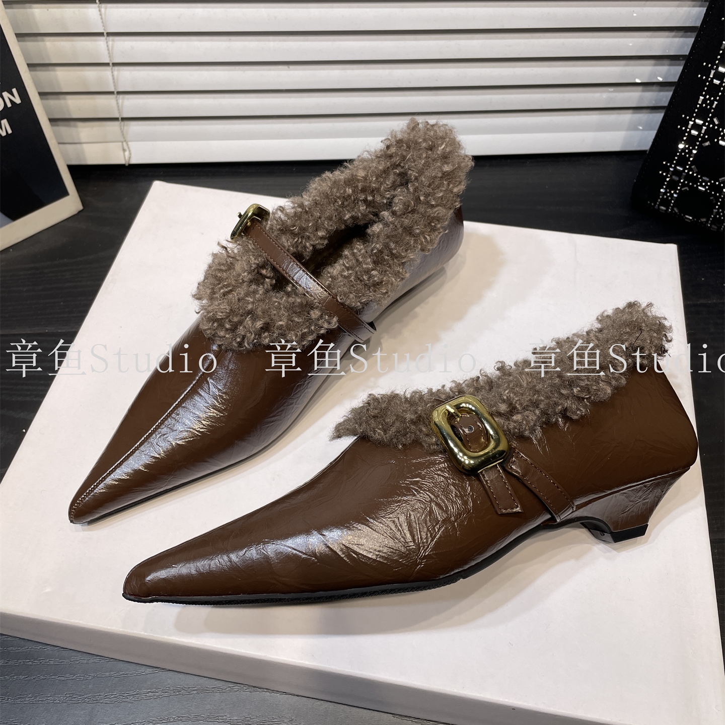 坡跟法式气质加绒尖头玛丽珍单鞋女毛毛鞋2025秋冬新款保暖棉鞋 - 图1