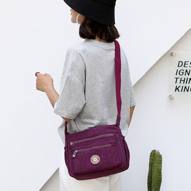 可佰利尼龙帆布包斜挎包女新款潮女单肩包休闲百搭中年女包妈妈包,淘宝优惠券,粉丝福利购,淘宝优惠卷