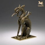 Университетское украшение в мастере медного мастера 