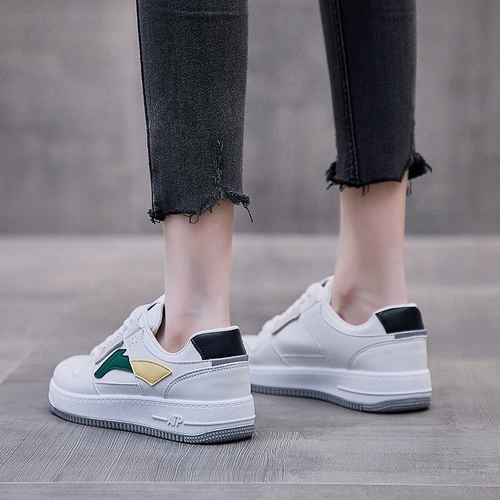 Дышащая белая обувь, высокие спортивные нескользящие кроссовки для отдыха для школьников, коллекция 2021, в корейском стиле, мягкая подошва, для бега