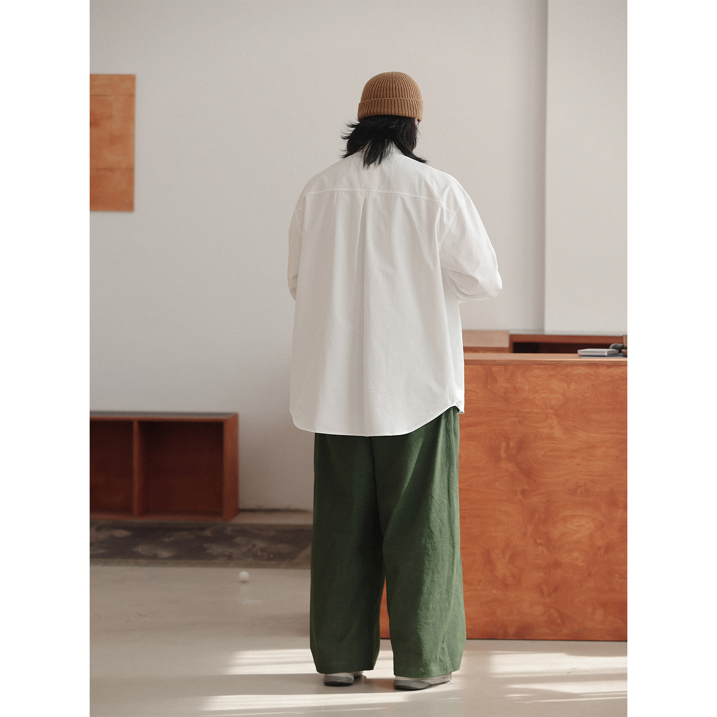 NOEARS日系复古白色工装铆钉长袖贴袋衬衫秋季大口袋宽松方领衬衣 - 图2