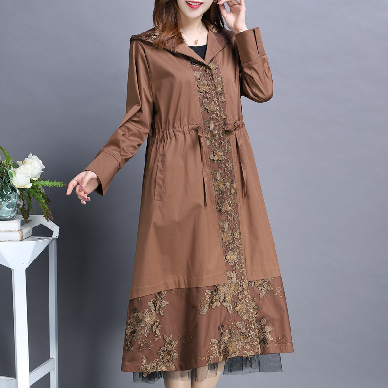 中老年女装妈妈装长袖刺绣气质风衣 苦寒服饰中老年女装