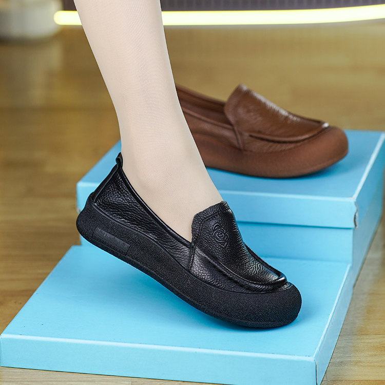 秋季新款不累脚圆头牛皮妈妈鞋单鞋舒适软底软面一脚蹬中年女皮鞋,淘宝优惠券,粉丝福利购,淘宝优惠卷
