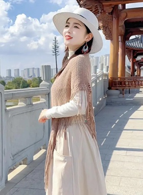 韩版纯色空调房外搭夏季旅游拍照贵妇斗篷三角镂空设计流苏披肩潮