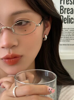 钮纹高级感耳环女小众设计感麻花耳圈气质百搭圆圈耳扣银针耳饰