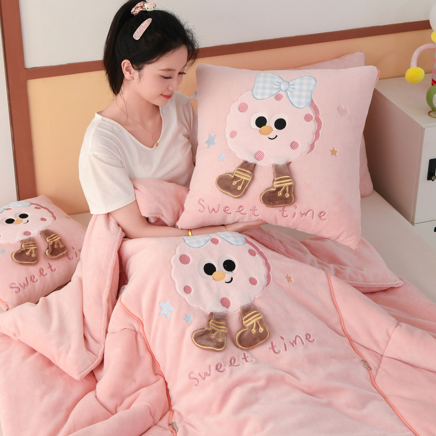 两用卡通抱枕被子加厚牛奶绒车载靠垫办公室沙发午睡便携折叠毛毯,淘宝优惠券,粉丝福利购,淘宝优惠卷