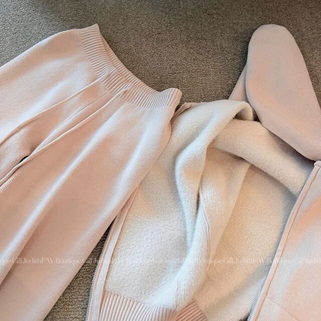 Han Yujia ballet ສີບົວ imitation mink yarn ຜະສົມບວກກັບ velvet hooded cardigan ຊຸດໂສ້ງຖັກຊື່