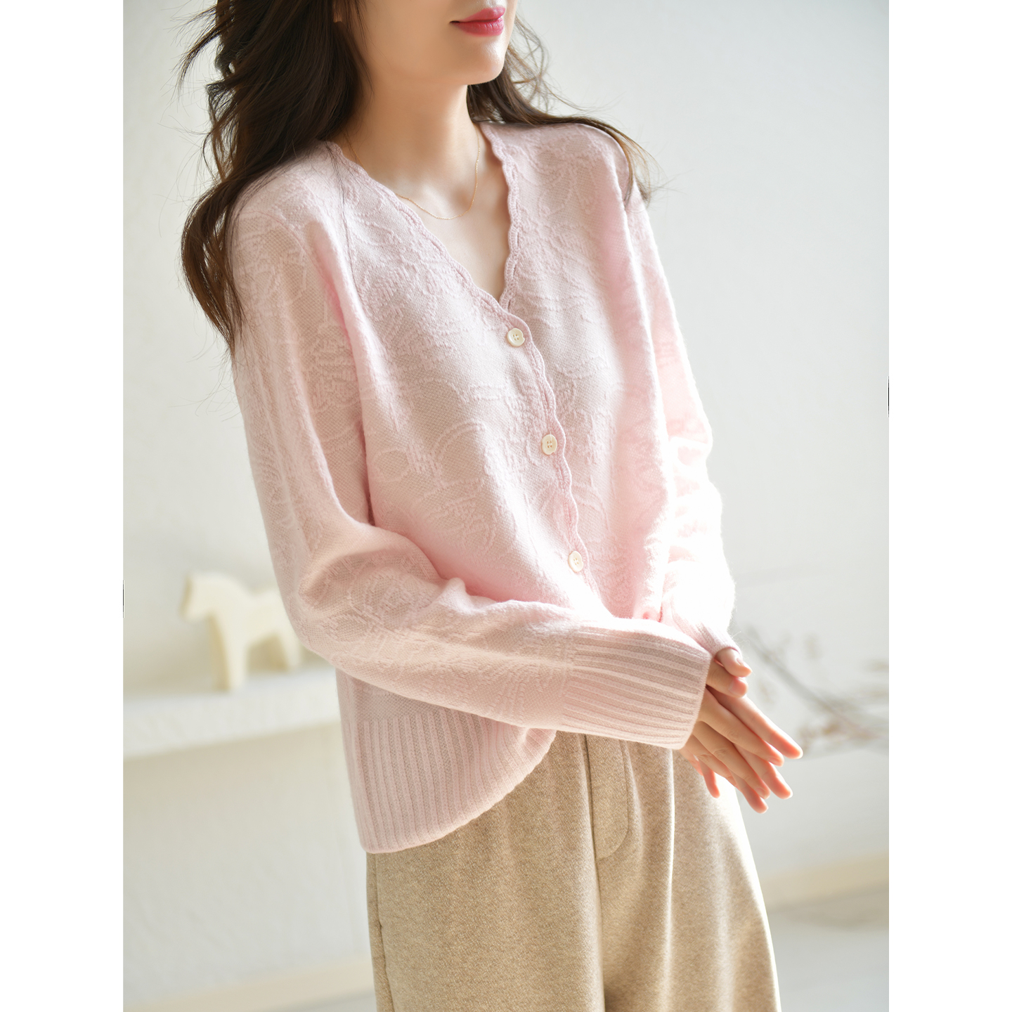 GESGOO慵懒甜美v领长袖针织衫上衣女秋冬2025新款软糯羊绒衫粉色 - 图1