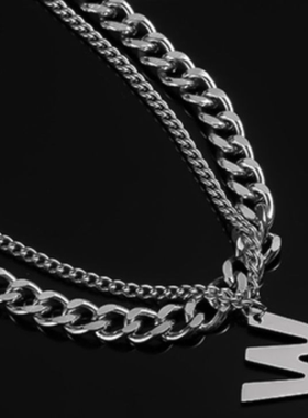 W字母项链男小众嘻哈男士潮锁骨毛衣链情侣高级感女