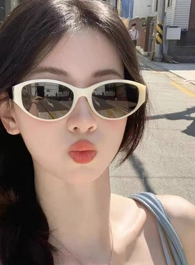 韩版奶白色猫眼墨镜方圆脸女拍照显脸小高级感复古偏光度假太阳镜