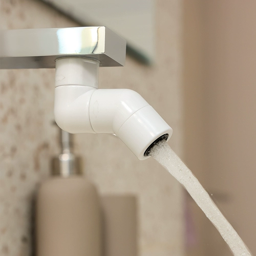 Японский бассейн для мытья лица вращает водяной кран, чтобы повернуть водную пену утянутого водного сустава, разбросанный артефакт обычно