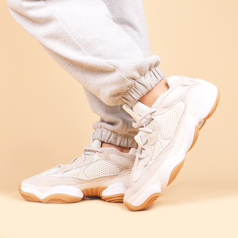 小鸿体育Adidas Yeezy 500米白生胶椰子低帮跑步鞋老爹鞋ID1600-图3