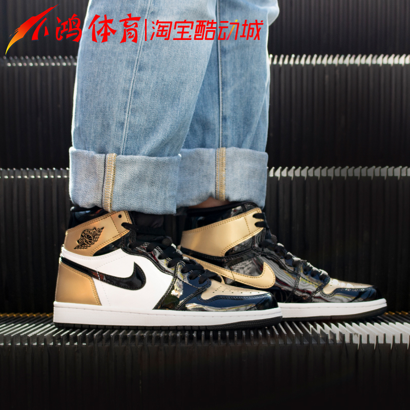 小鸿体育Air Jordan 1 AJ1黑金脚趾黑白金高帮篮球鞋861428-007-图1