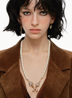 爱锁芯系列浮雕交叉钥匙珍珠项链