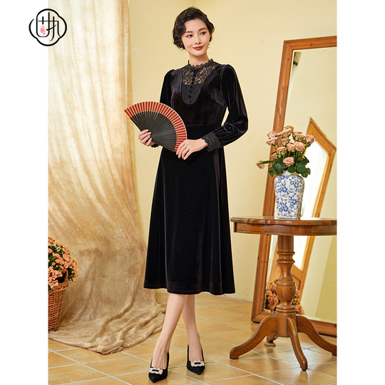 固执秋冬新款复古立领高腰泡泡袖长袖丝绒连衣裙00033LQ08419