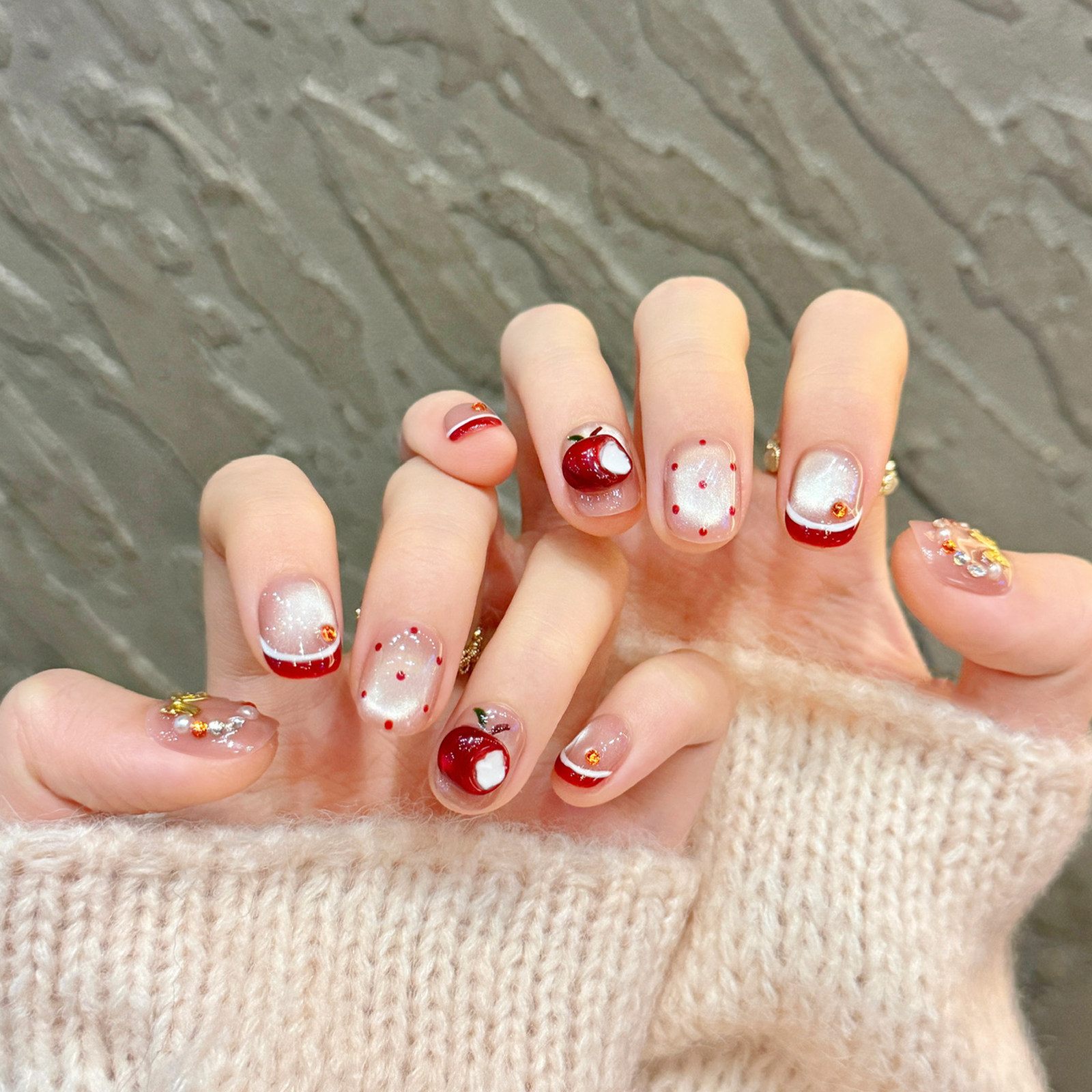 云皙手工圣诞平安果猫眼穿戴甲片短款红色波点法式美甲贴片假指甲,淘宝优惠券,粉丝福利购,淘宝优惠卷