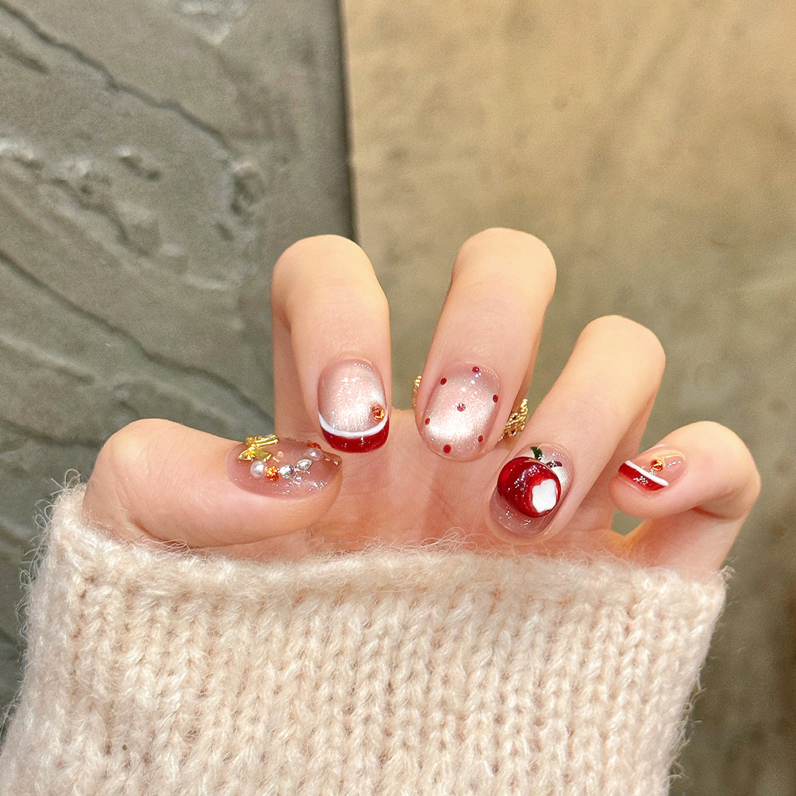 云皙手工圣诞平安果猫眼穿戴甲片短款红色波点法式美甲贴片假指甲,淘宝优惠券,粉丝福利购,淘宝优惠卷