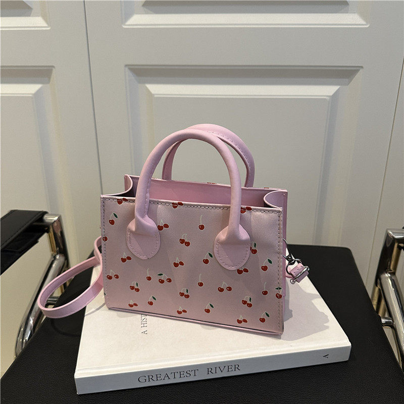芊舒祺2026新款女包欧美时尚樱桃印花休闲小方包女百搭手提斜挎包,淘宝优惠券,粉丝福利购,淘宝优惠卷