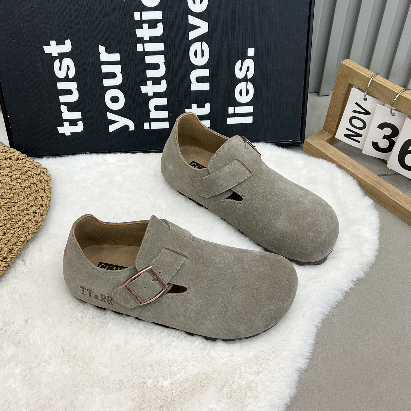 真皮勃肯鞋女2026新款平底一脚蹬搭扣单鞋大头鞋丑萌懒人鞋乐福鞋,淘宝优惠券,粉丝福利购,淘宝优惠卷