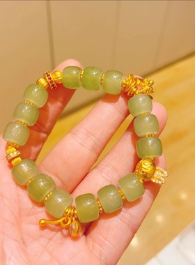 2025女款和田玉沙金镶钻兔子手链拉布布水绿手串卡通甜美手饰串珠