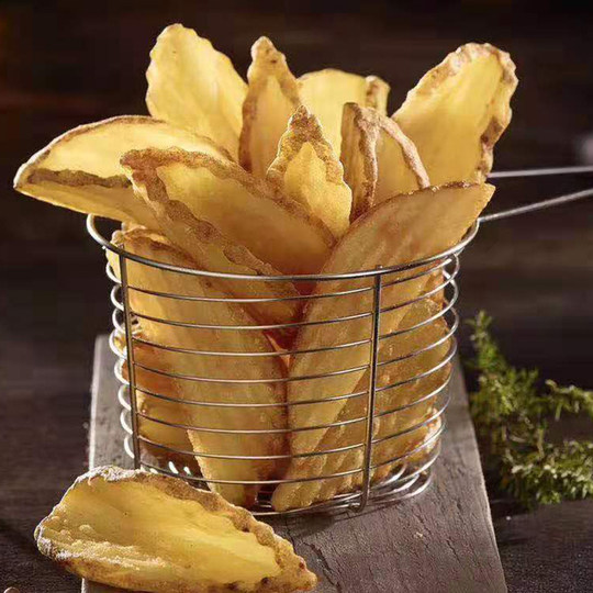 Knusprige Kartoffelschnitten, Pommes frites, Kartoffelspalten, handelsüblich tiefgefroren