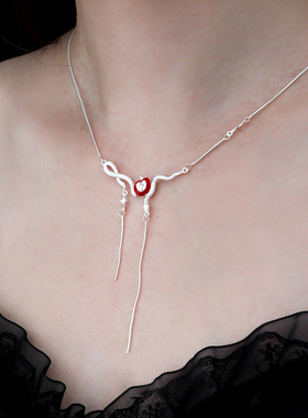 红苹果与小蛇项链原创纯银S925小众可爱甜酷爆闪钉砂锁骨链