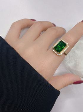 个性小众祖母绿戒指轻奢复古装饰
