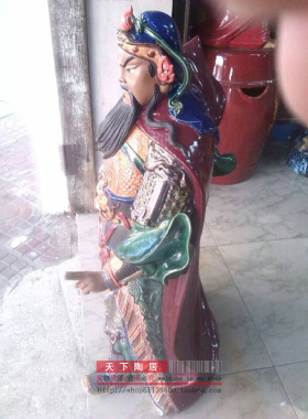 关公招财供奉门厅前台寺庙佛像
