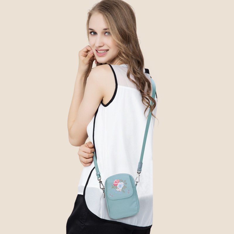 诗蔚2020新款迷你女士运动斜挎包 诗蔚箱包女士包袋