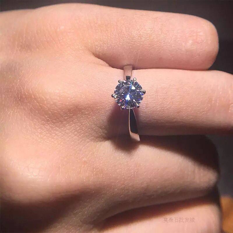 新品六爪1克拉莫桑石女仿真钻戒 香港钻戒珠宝饰品店戒指/指环